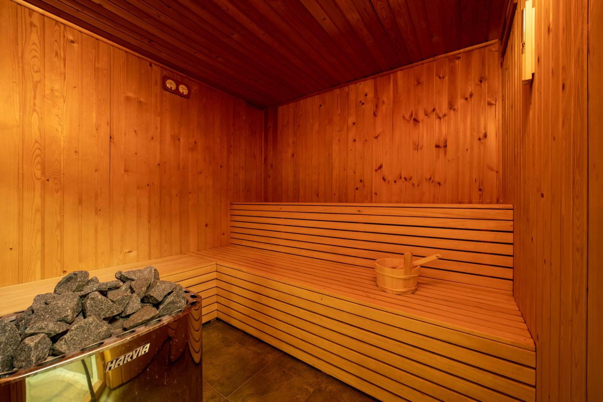 Hotel Liptov Holiday *** Liptovský Trnovec エクステリア 写真