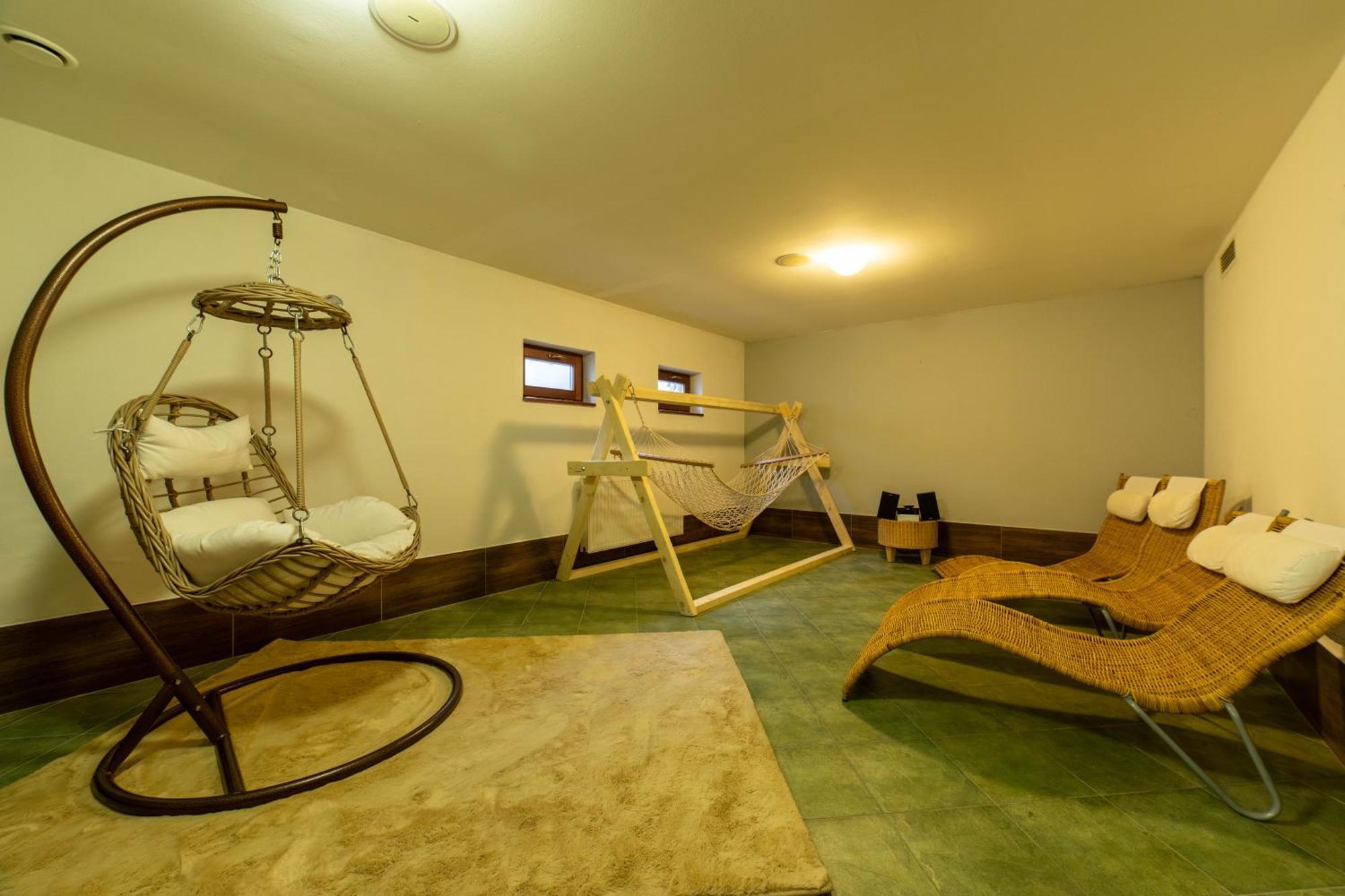 Hotel Liptov Holiday *** Liptovský Trnovec エクステリア 写真